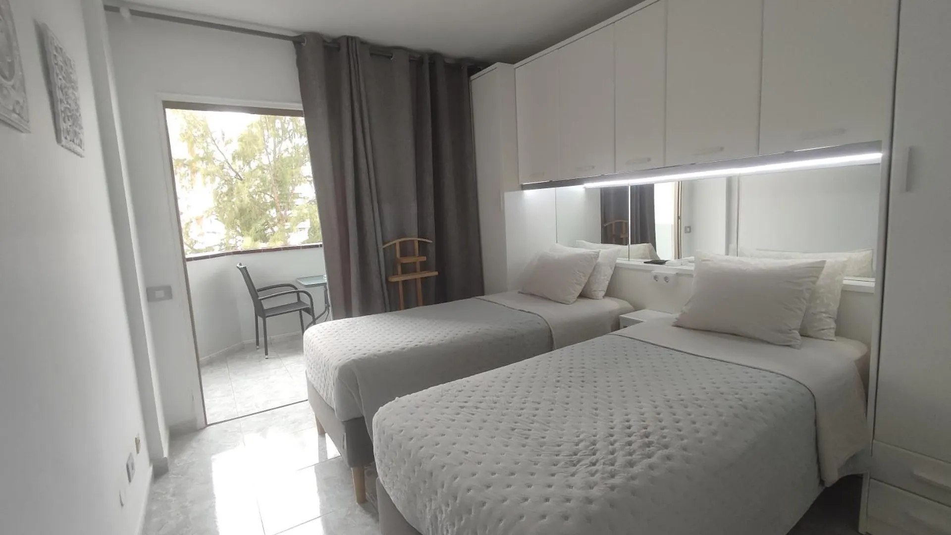 Vivienda Agaete Parque Apartment Playa del Ingles  0*, Playa del Ingles (Gran Canaria)